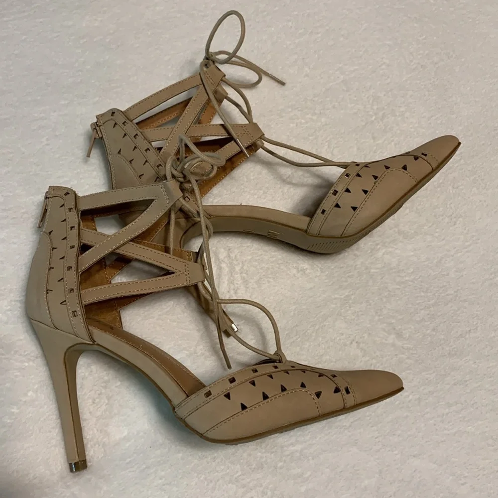 MIA size 8 strappy zip up heels pointed toe boho laser cut out - Picture 3 of 4